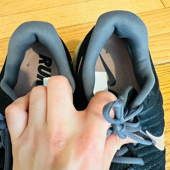 Nike Air Max 2017 849560-008 Womens Black Pink Low Top Running Shoes Size 10 - Picture 10 of 16